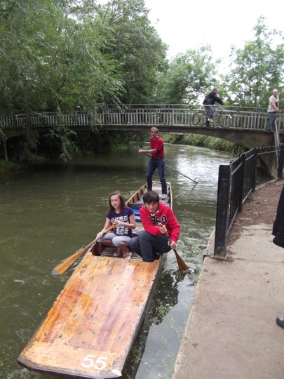 Punting in Oxford, Tim & Ayla 